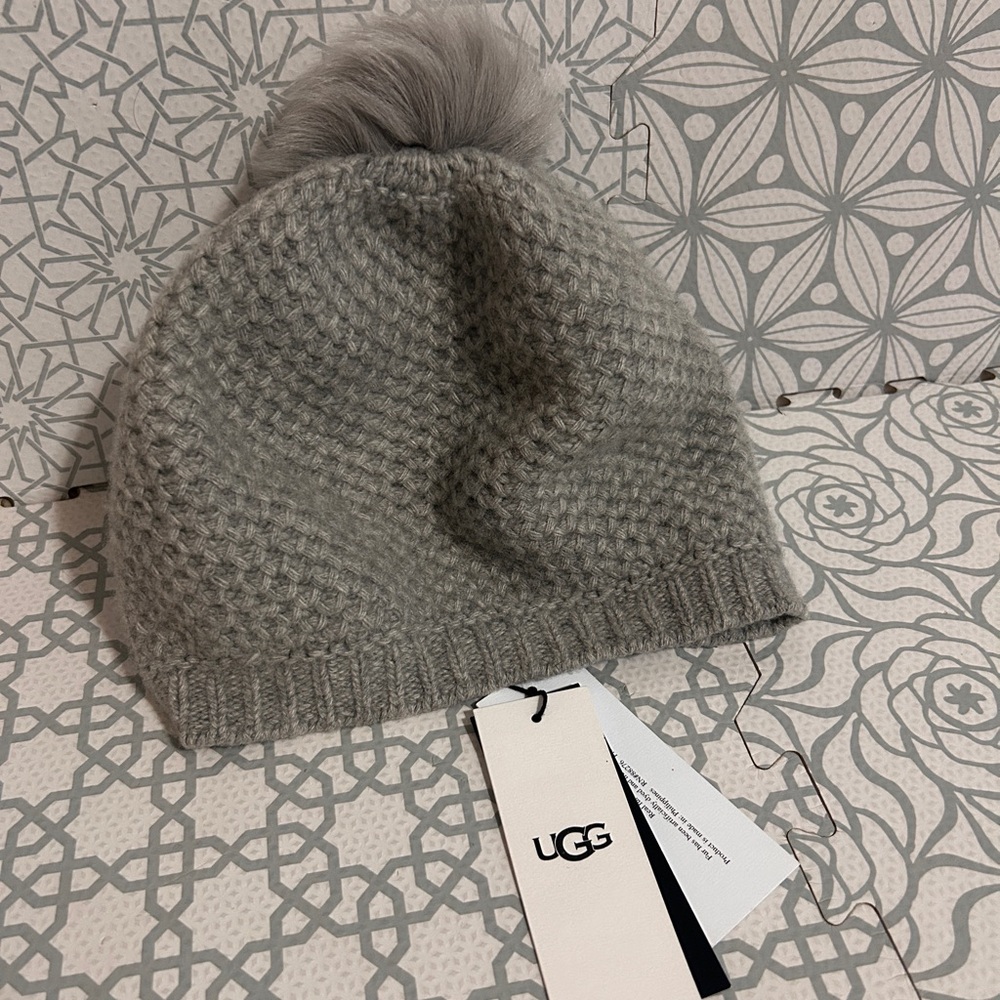 NWT UGG Light Gray Knit Beanie with Pom-Pom
